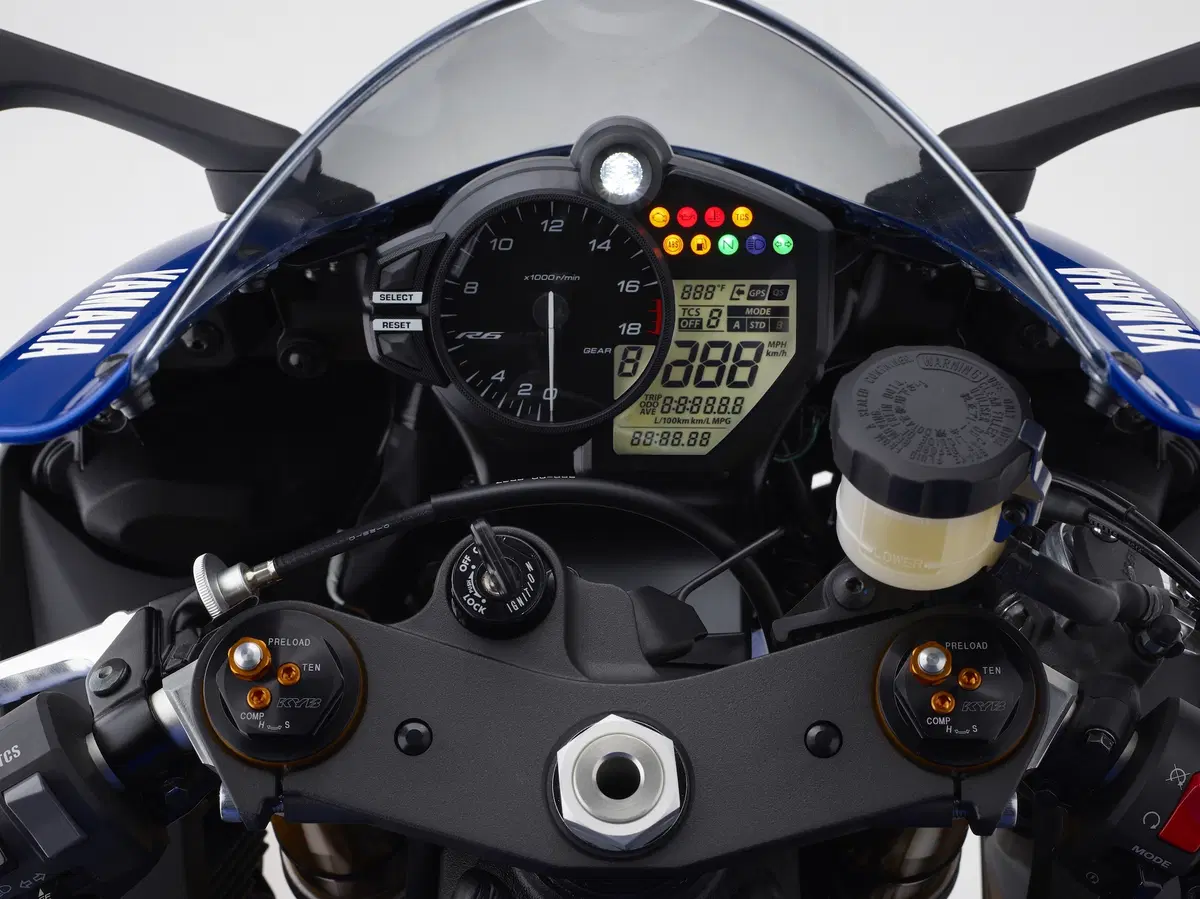 Yamaha YZF-R6 2017 (4)