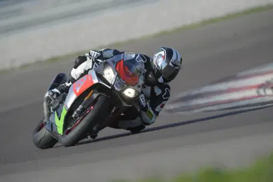 Aprilia RSV4 RF 2017