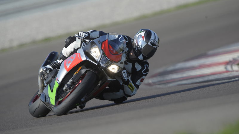 Aprilia RSV4 RF 2017