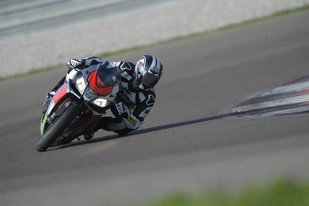 Aprilia RSV4 RF 2017