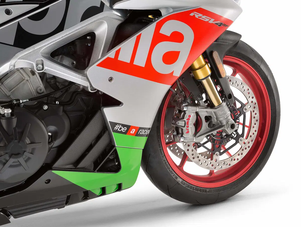 Aprilia RSV4 RF 2017 (9)