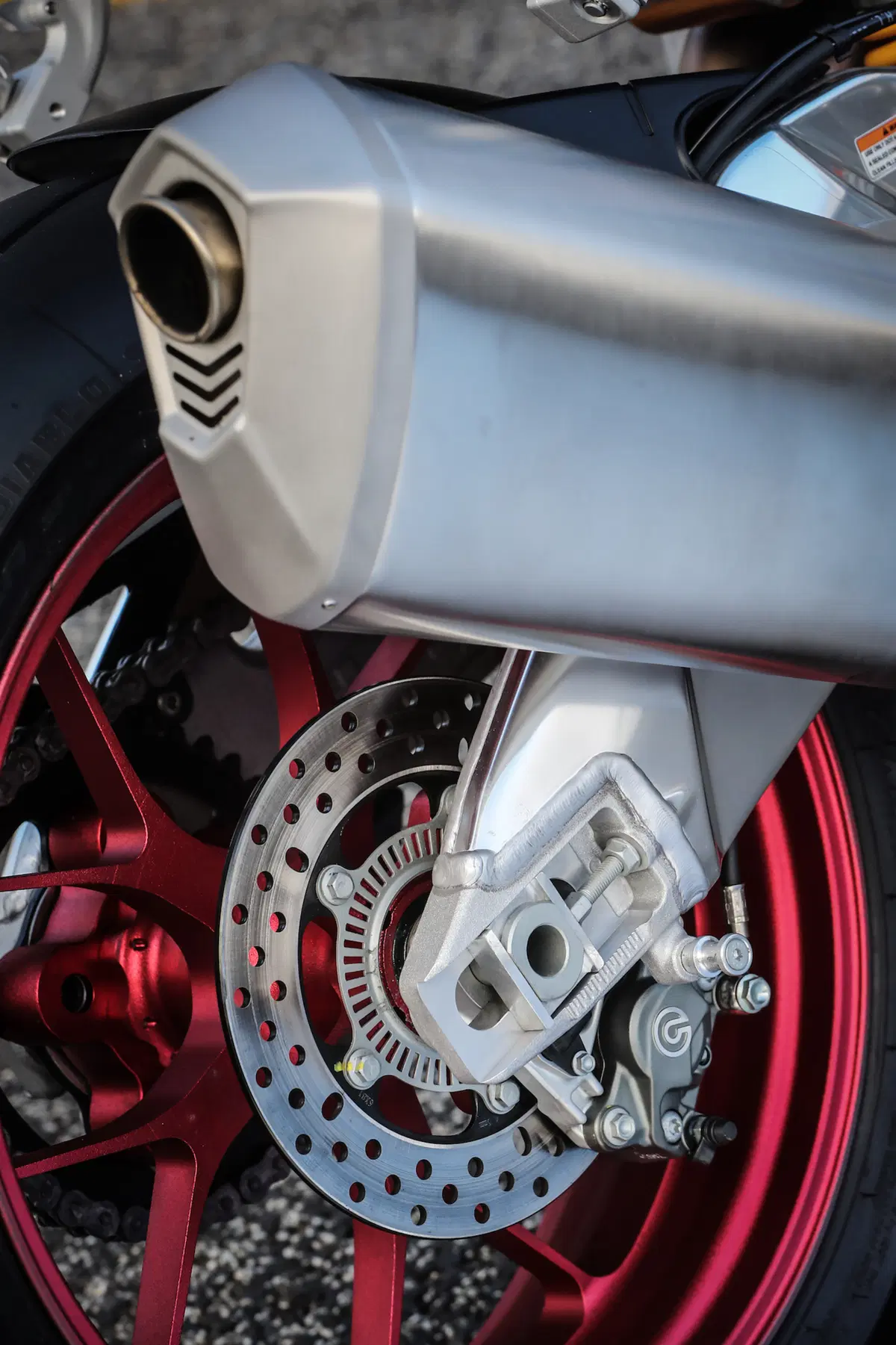 Aprilia RSV4 RF 2017 (12)