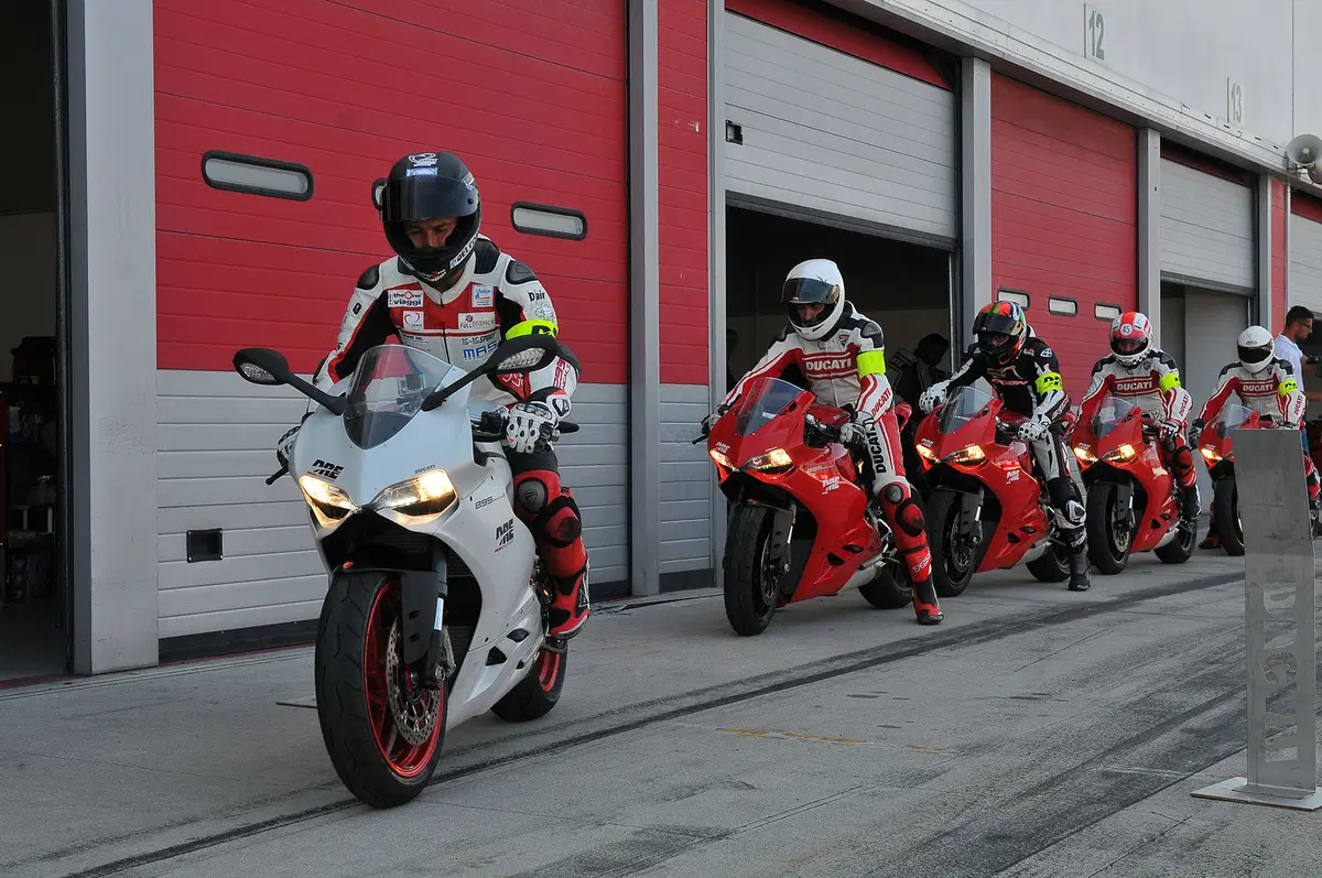 DRE, Ducati Riding Experience: la prima volta in pista non si scorda mai (6)