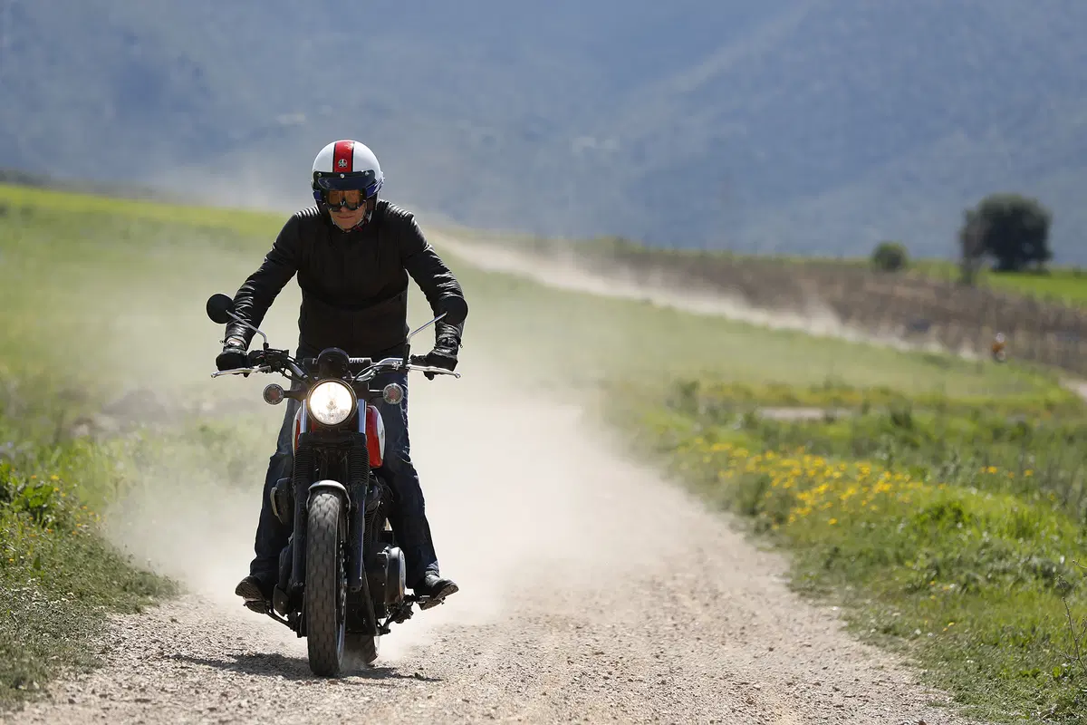 Yamaha SCR950  2017. La scrambler heritage (2)