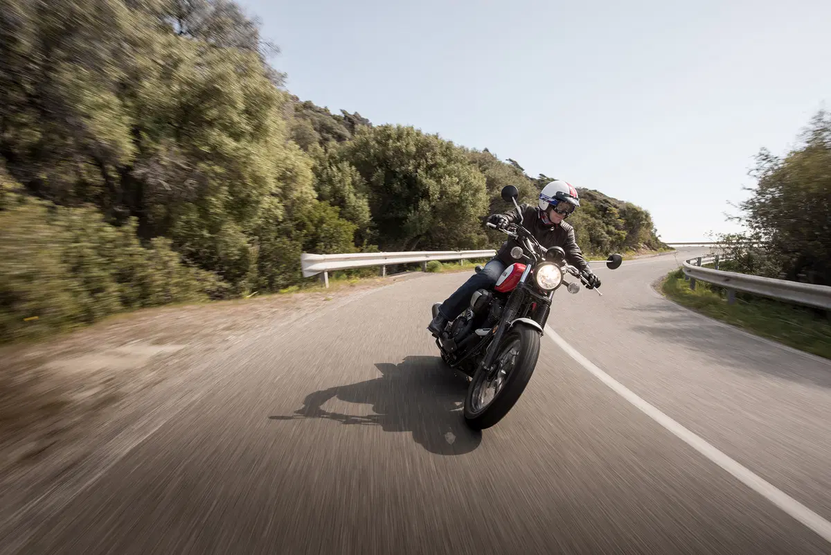 Yamaha SCR950  2017. La scrambler heritage (8)