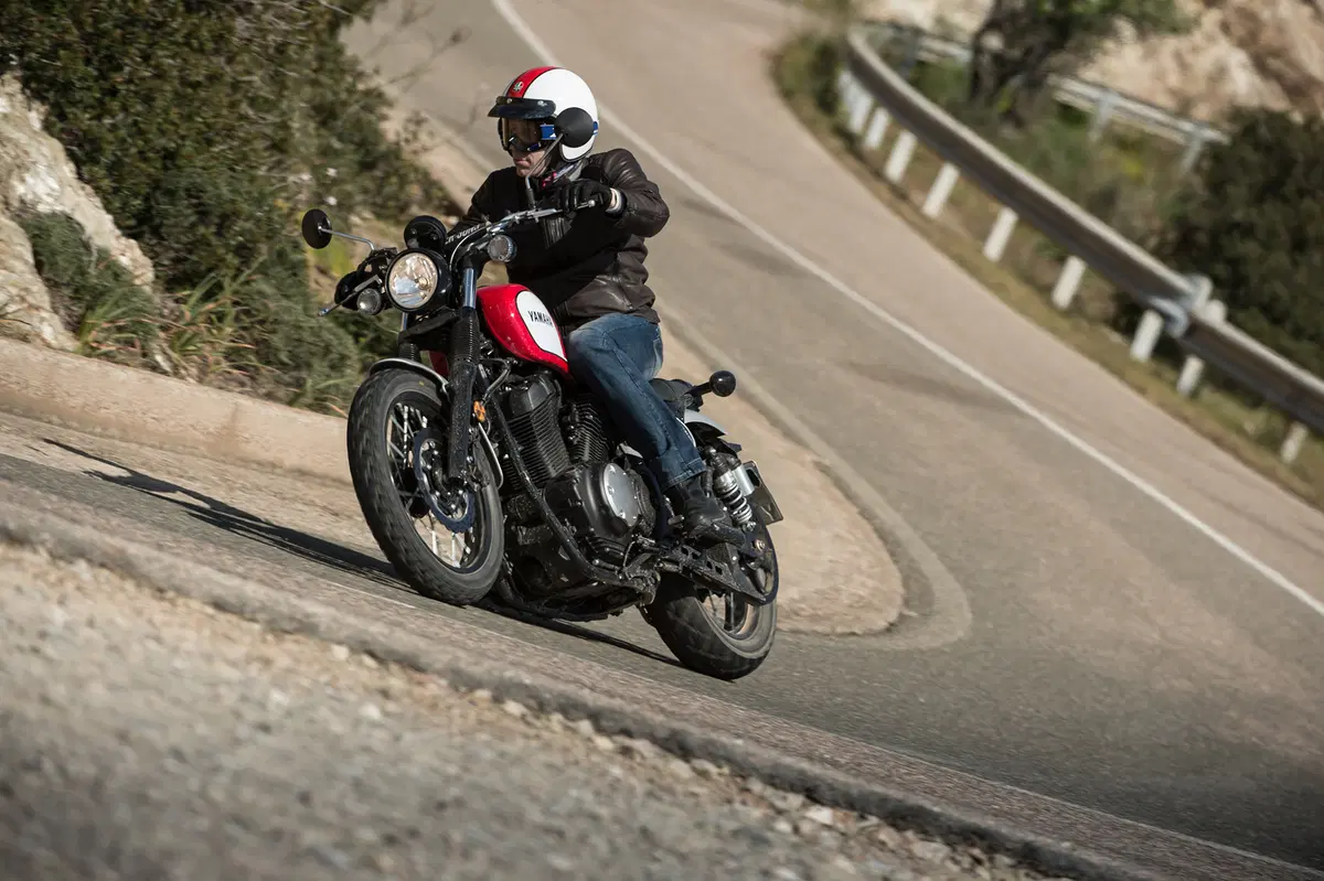 Yamaha SCR950  2017. La scrambler heritage (9)