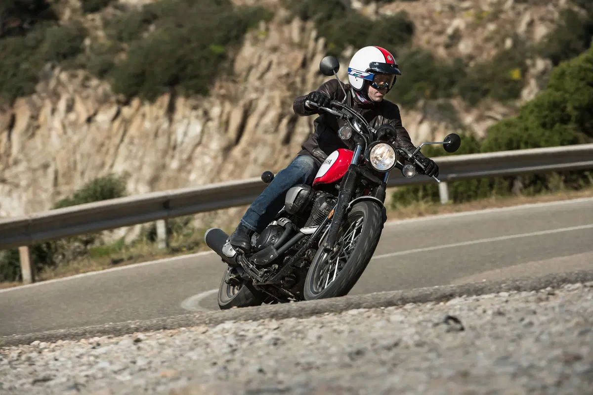 Yamaha SCR950  2017. La scrambler heritage (11)