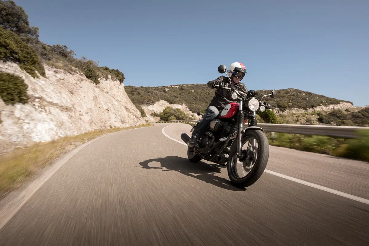 Yamaha SCR950  2017. La scrambler heritage (10)