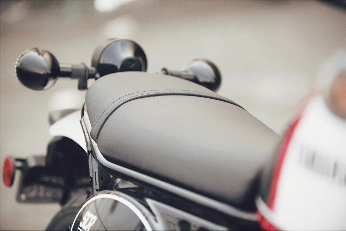 Yamaha SCR950  2017. La scrambler heritage (26)