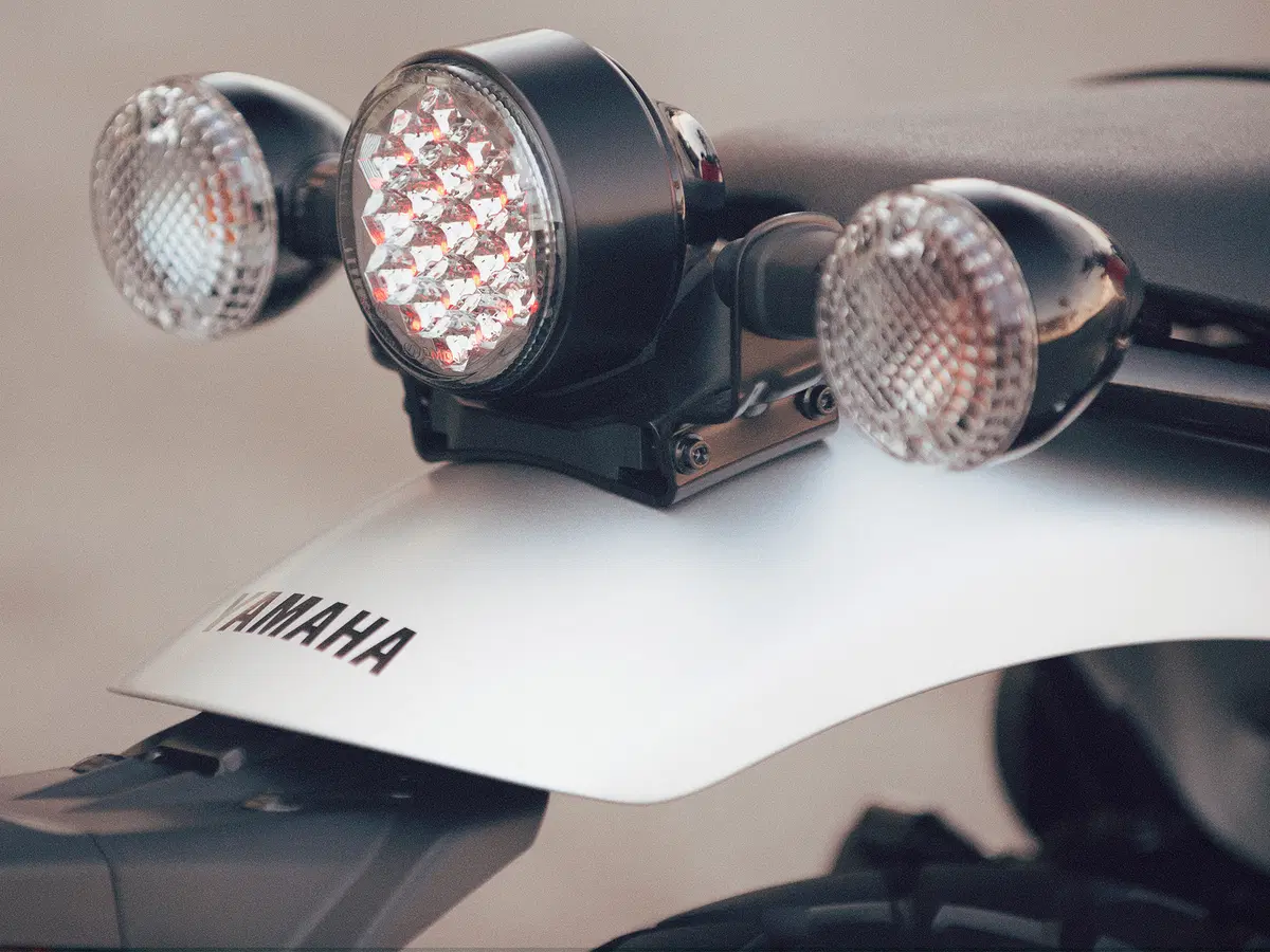 Yamaha SCR950  2017. La scrambler heritage (5)