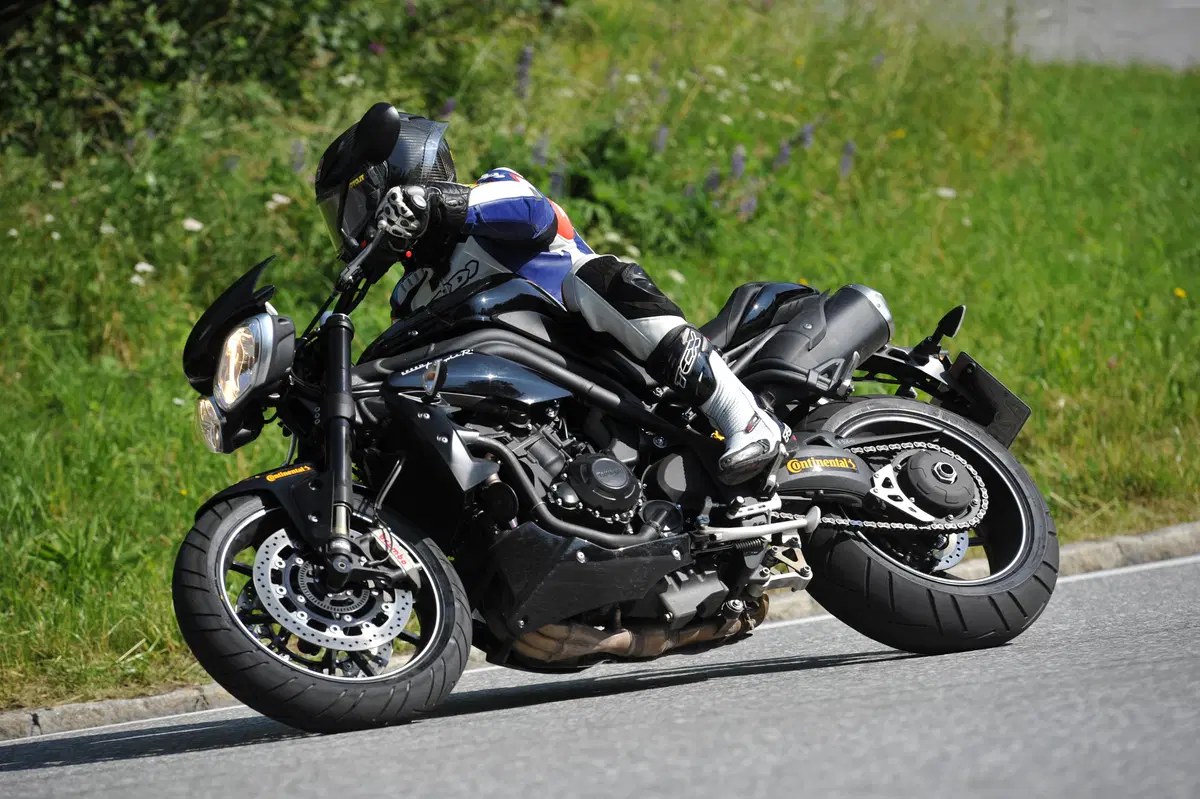 Continental ContiSportAttack 3 (10)