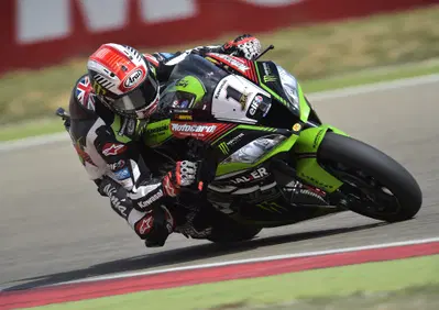 SBK. Jonathan Rea vince Gara-1 ad Aragón