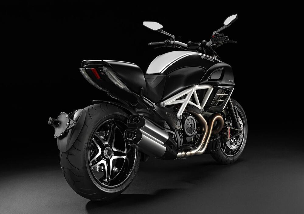 Ducati Diavel 1200 Cromo (2012) (4)