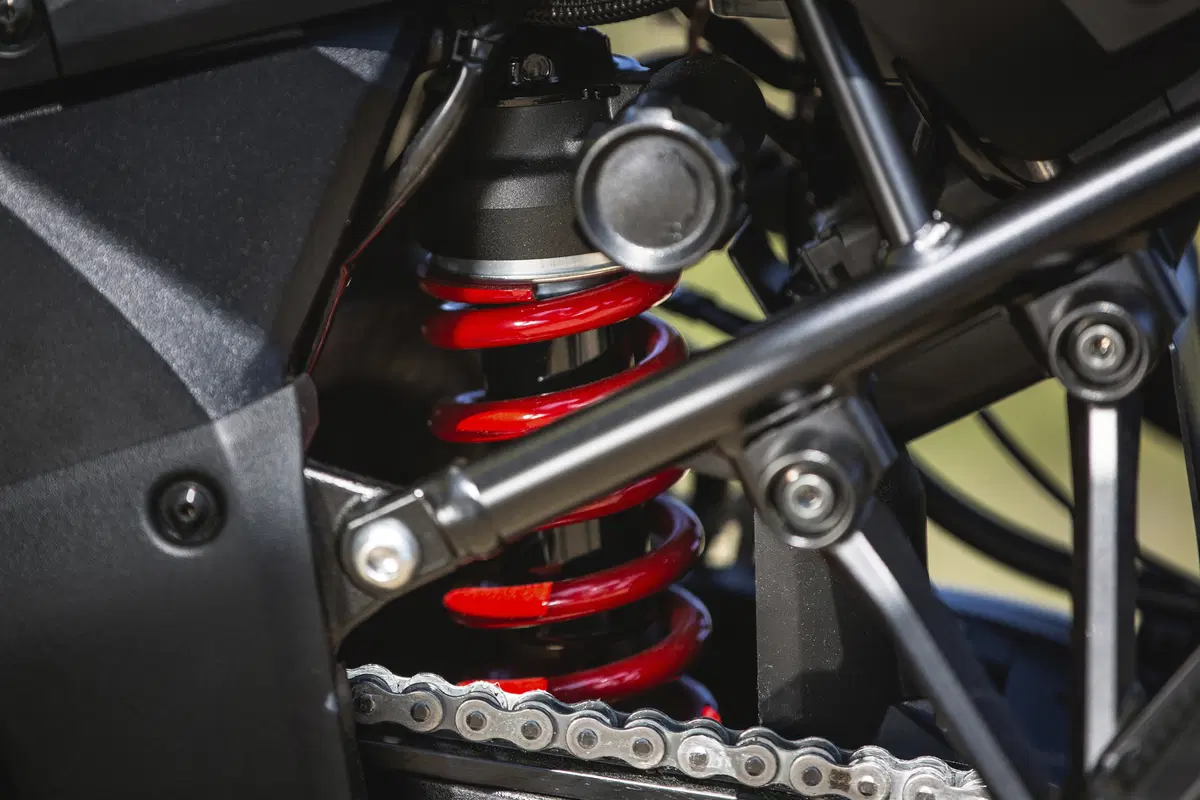 Suzuki V-Strom 1000 XT. Se va bene, perché cambiare? (14)