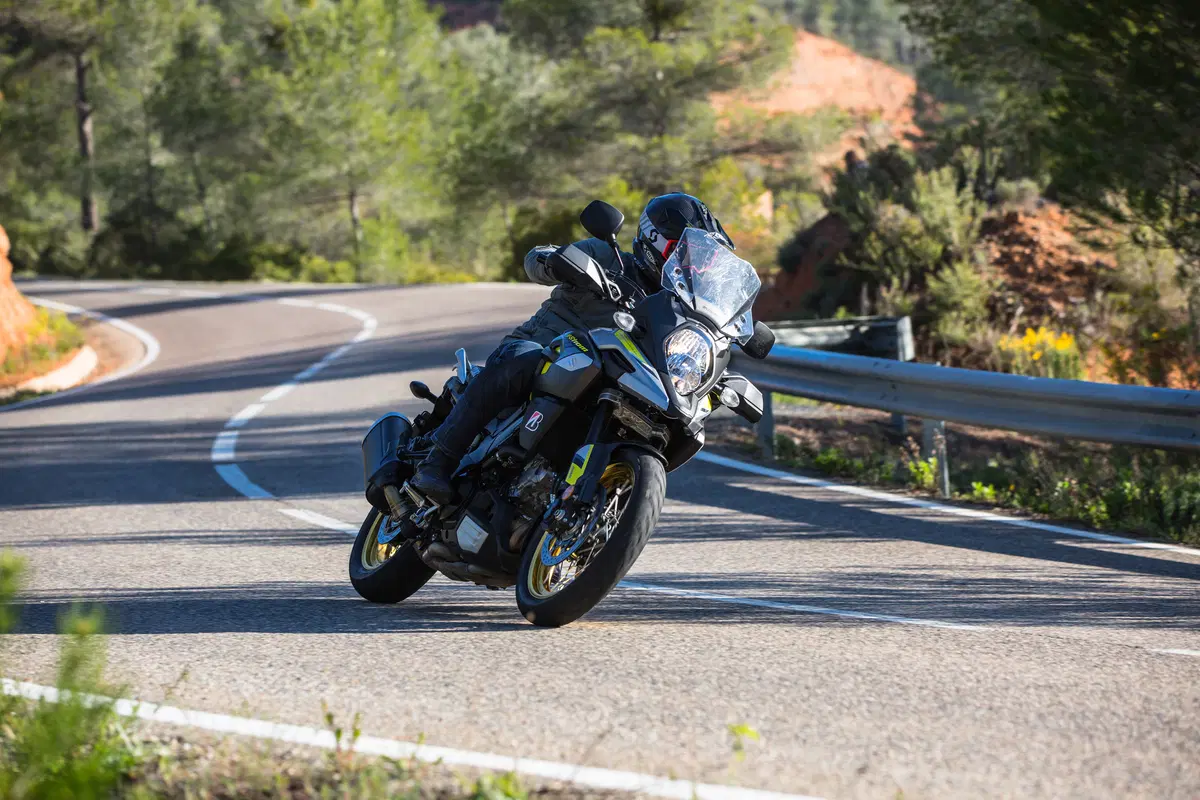 Suzuki V-Strom 1000 XT. Se va bene, perché cambiare? (27)