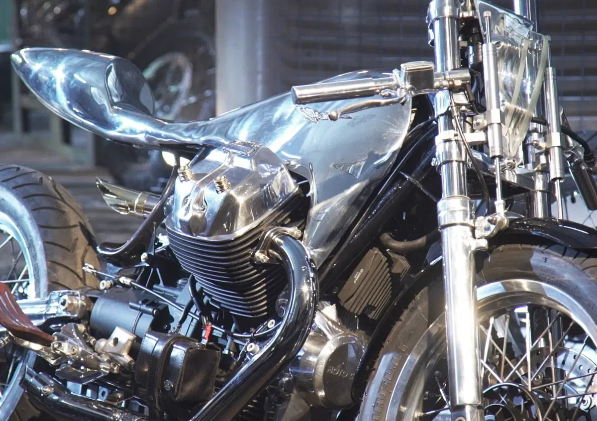 Moto Guzzi, a "Lord of the Bikes" vince la Dynamica