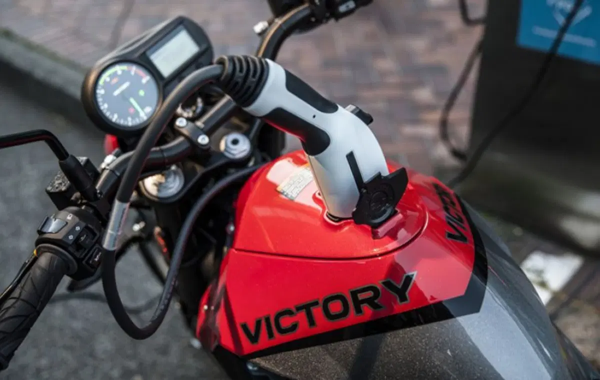 Victory: arriva l’elettrica (7)