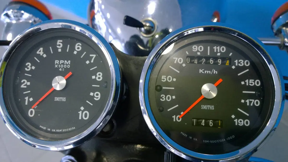 Triumph 500 T 100 R DAYTONA (11)