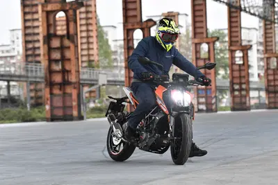 KTM 125 Duke 2017. Accende la passione