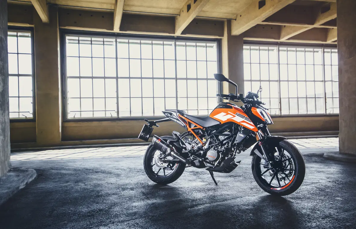 KTM 125 Duke 2017. Accende la passione (8)