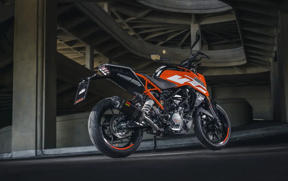 KTM 125 Duke 2017. Accende la passione (9)