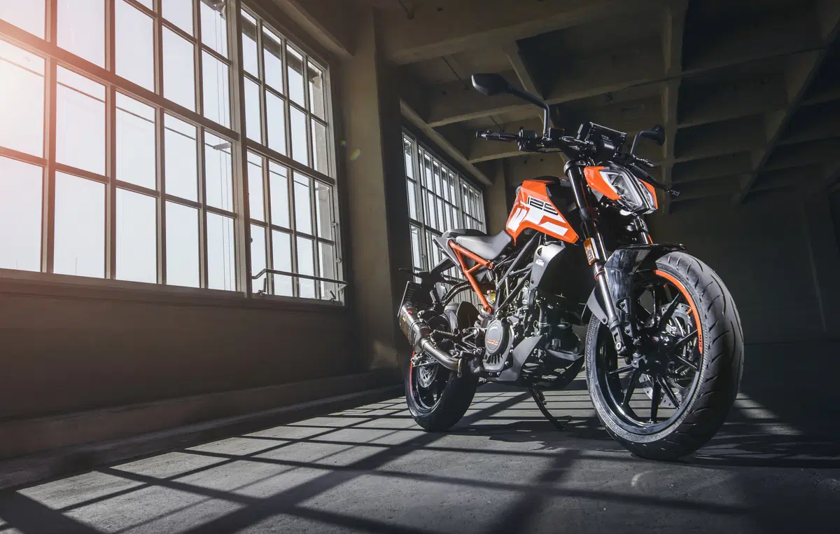 KTM 125 Duke 2017. Accende la passione (10)