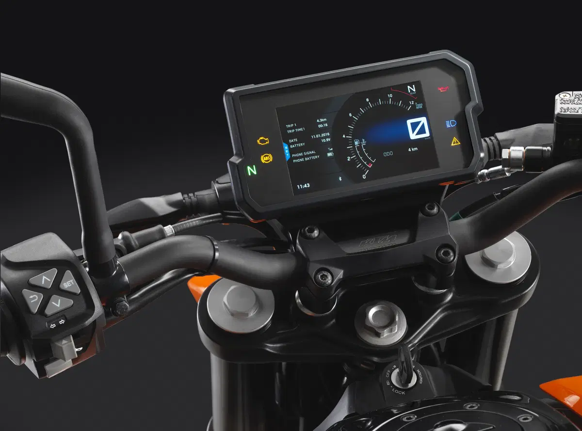 KTM 125 Duke 2017. Accende la passione (13)