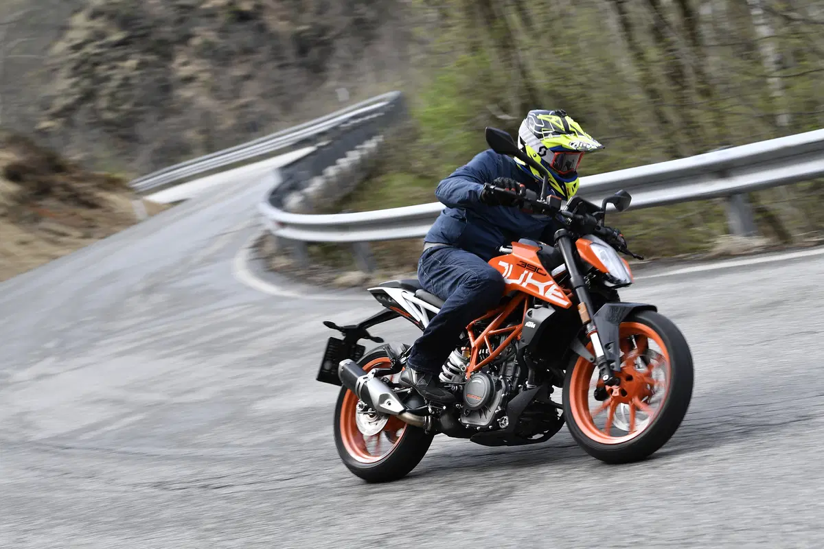KTM 390 Duke 2017. La piccola bestia!  (4)