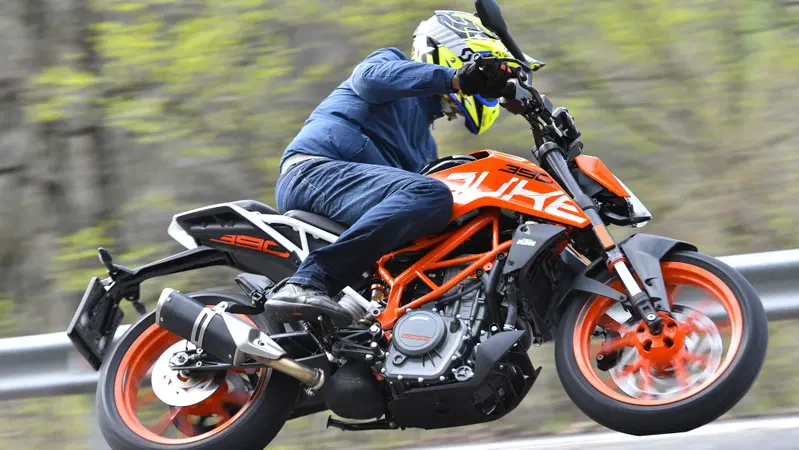KTM 390 Duke 2017. La piccola bestia! 