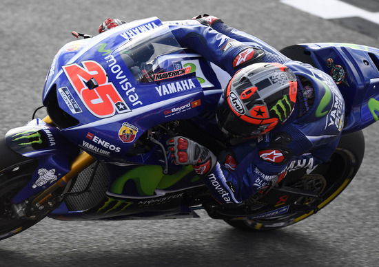 MotoGP 2017. Vinales si riporta in testa nel Warm Up