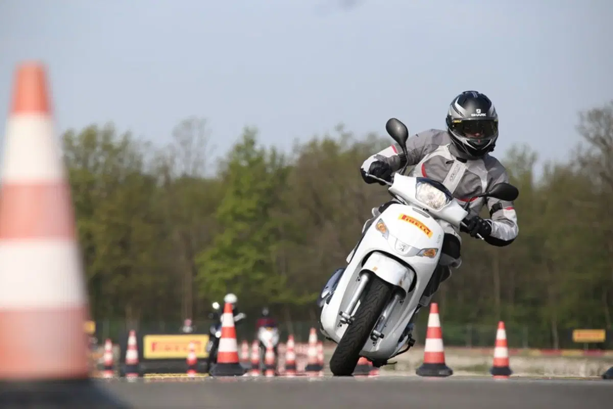 Pirelli Angel Scooter e Diablo Rosso Scooter (18)