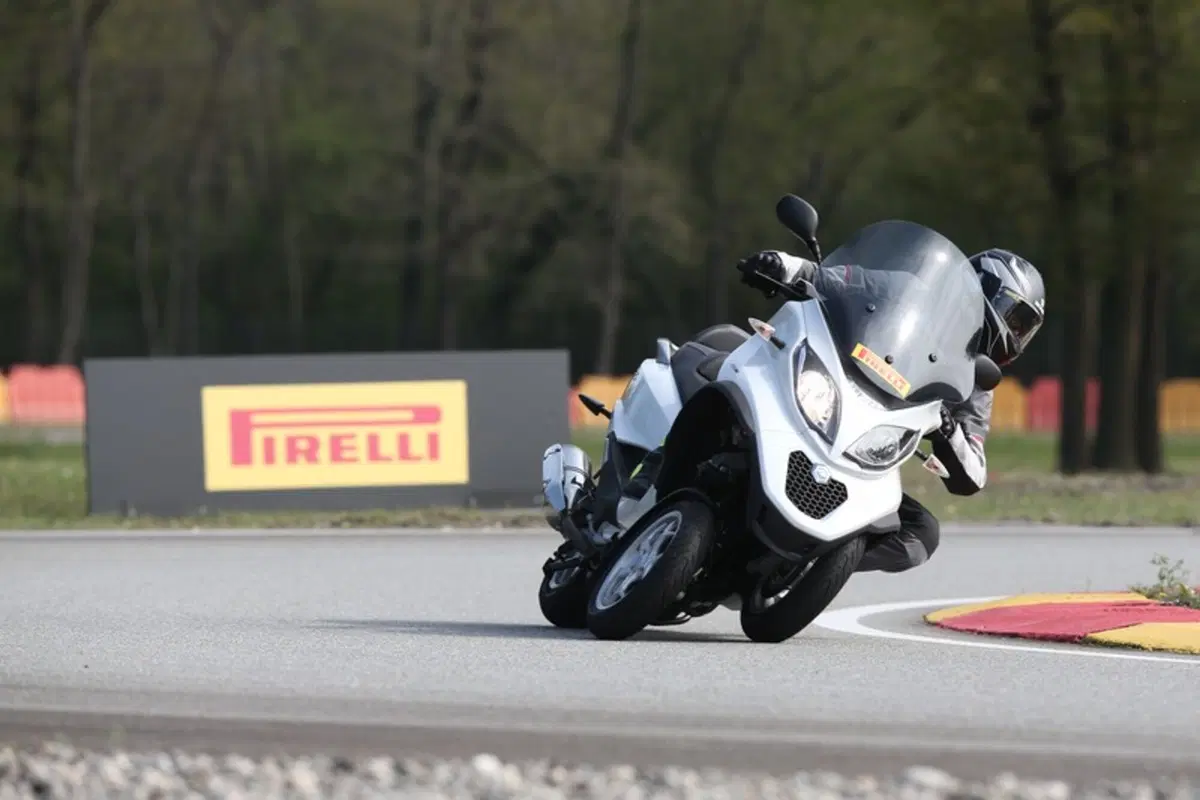 Pirelli Angel Scooter e Diablo Rosso Scooter (11)