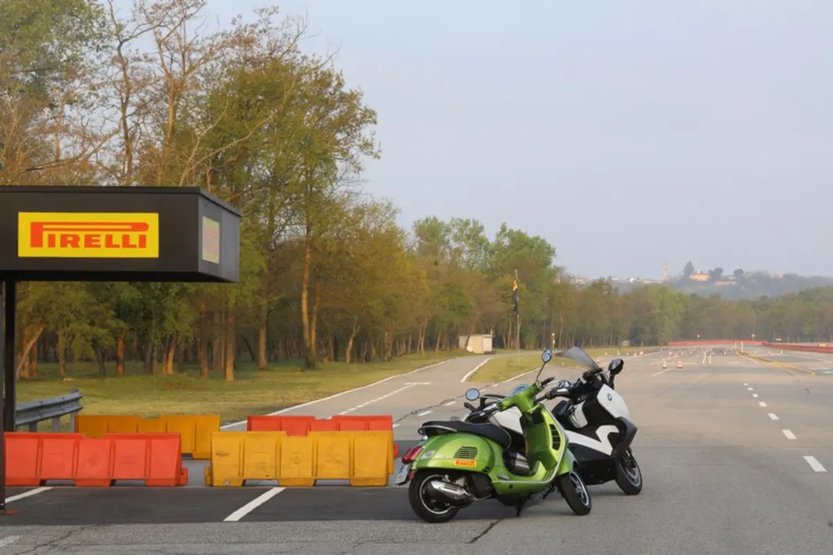 Pirelli Angel Scooter e Diablo Rosso Scooter (17)