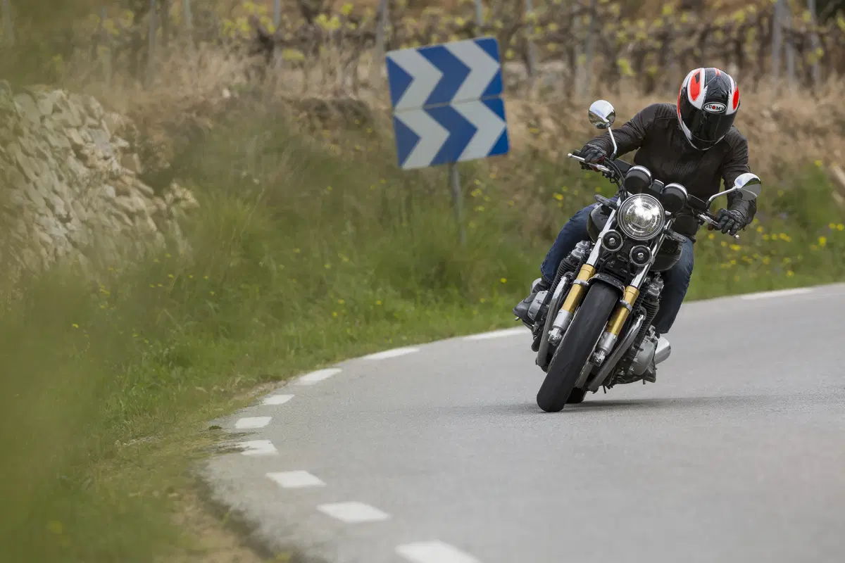 Honda CB1100RS  2017. La macchina del tempo (7)