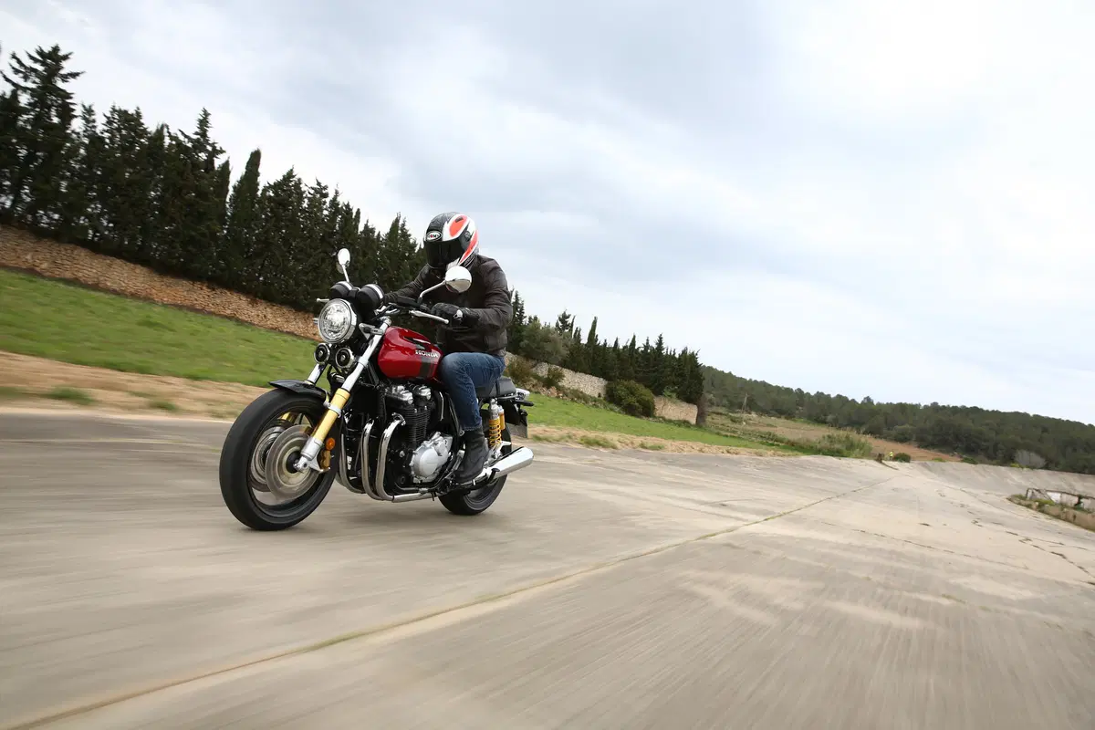 Honda CB1100RS  2017. La macchina del tempo