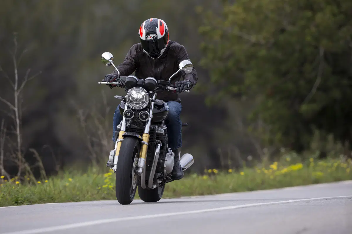 Honda CB1100RS  2017. La macchina del tempo (9)