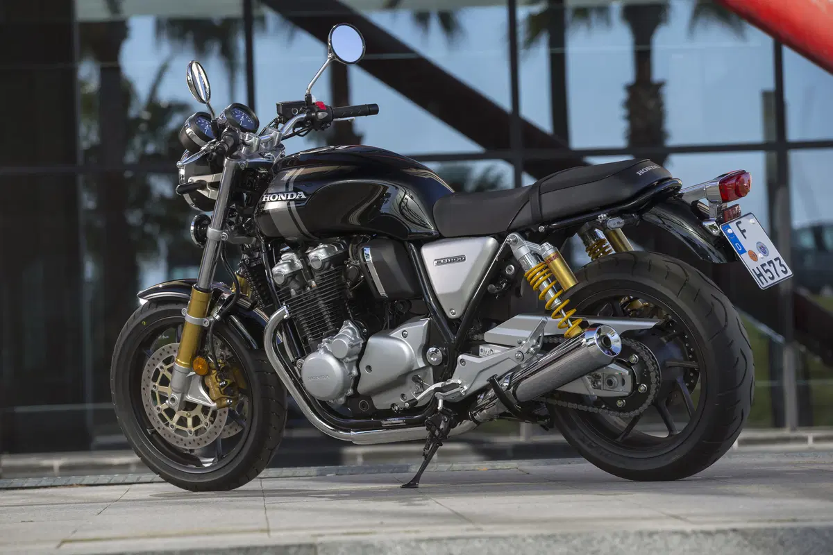Honda CB1100RS  2017. La macchina del tempo (15)
