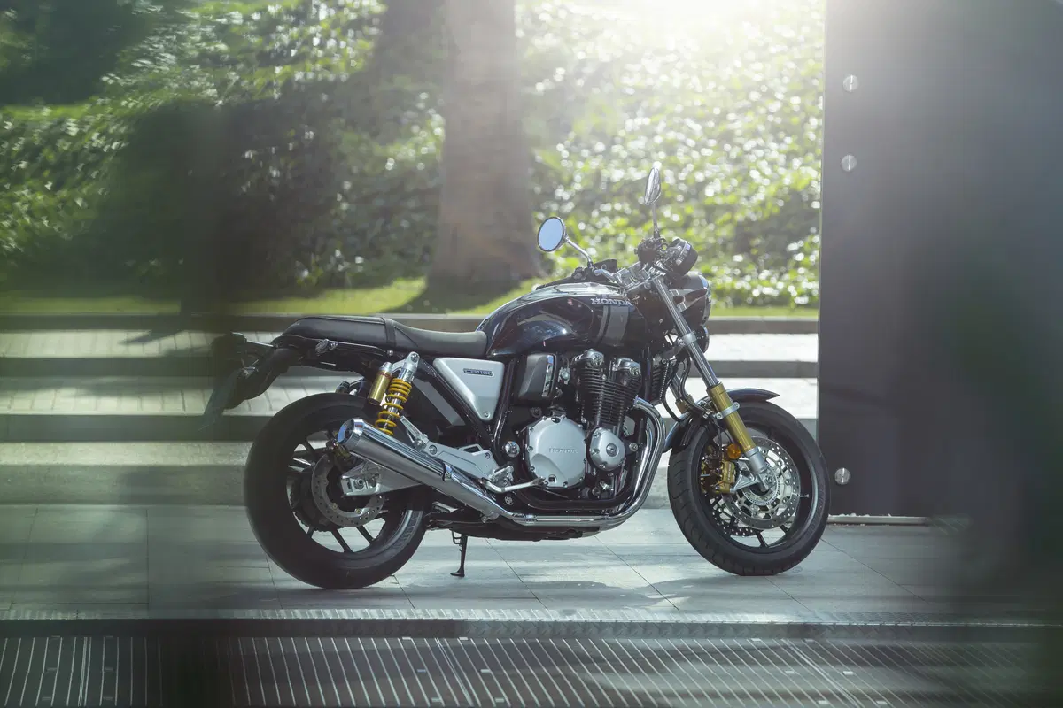 Honda CB1100RS  2017. La macchina del tempo (16)