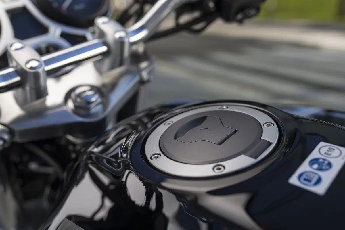 Honda CB1100RS  2017. La macchina del tempo (20)