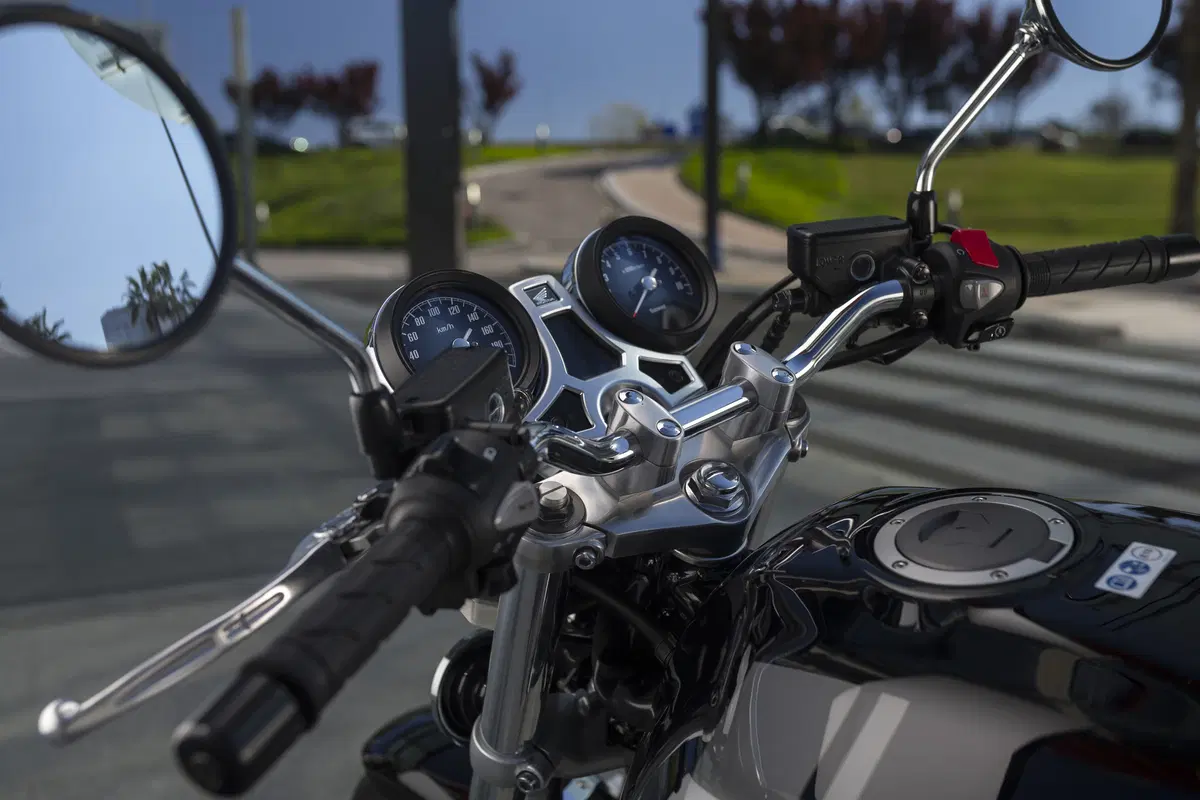 Honda CB1100RS  2017. La macchina del tempo (19)