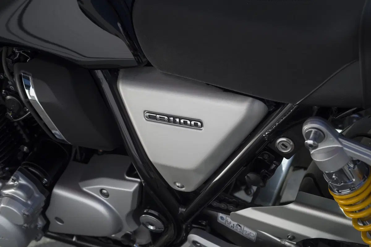 Honda CB1100RS  2017. La macchina del tempo (27)