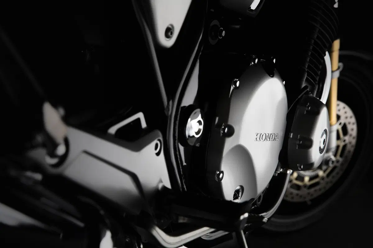 Honda CB1100RS  2017. La macchina del tempo (4)