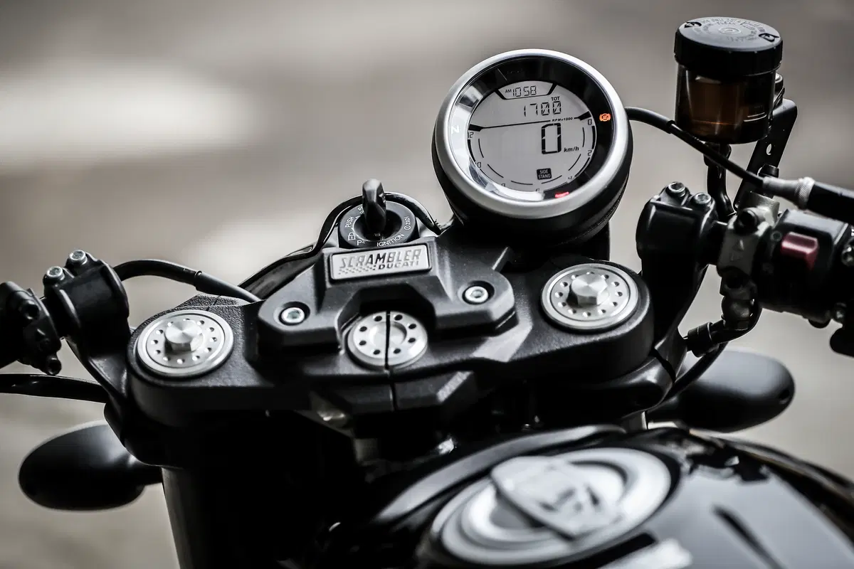 Ducati Scrambler Cafè Racer. Una classica, ma sportiva! (7)