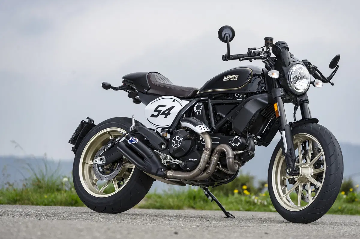 Ducati Scrambler Cafè Racer. Una classica, ma sportiva!