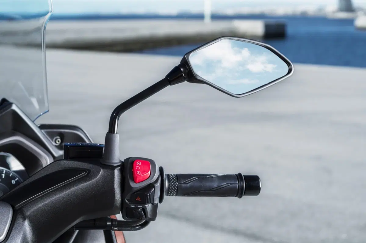 Yamaha XMAX 300 (20)