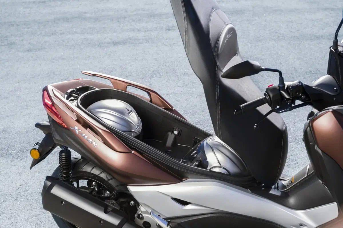 Yamaha XMAX 300 (21)