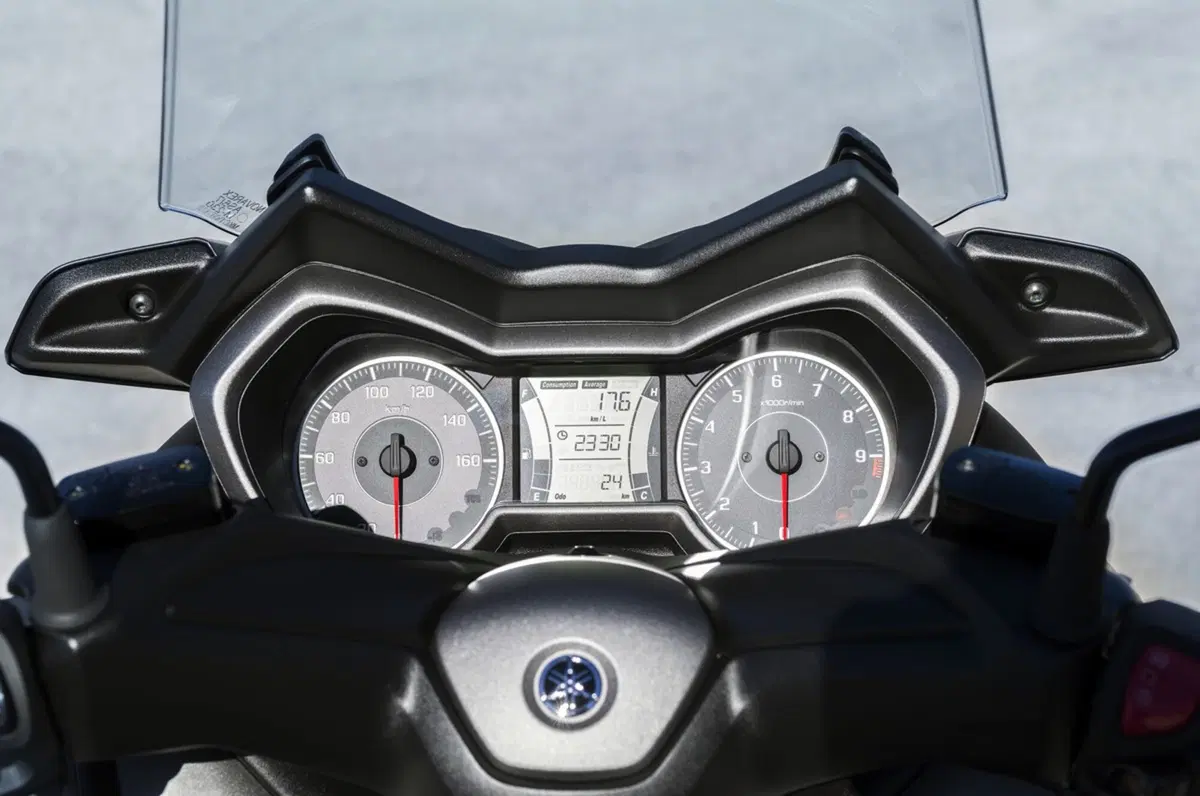 Yamaha XMAX 300 (24)