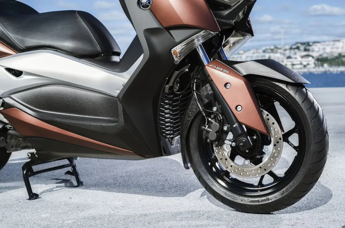 Yamaha XMAX 300 (27)