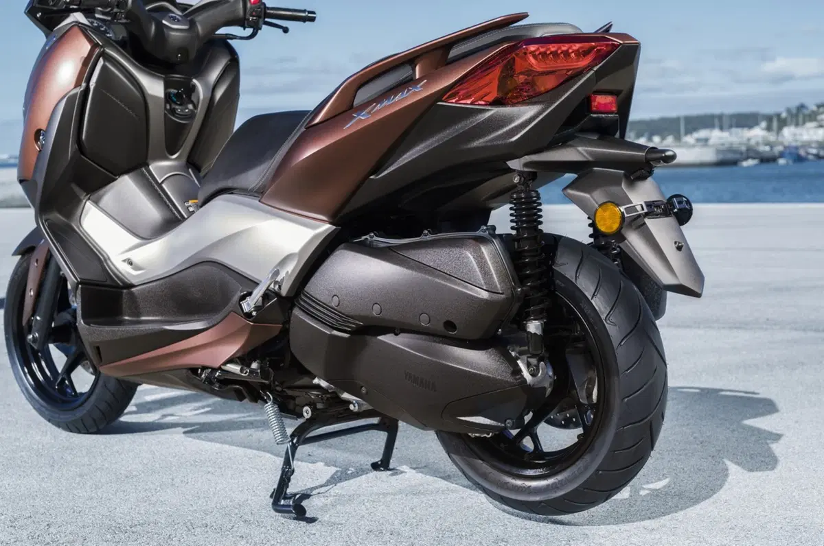 Yamaha XMAX 300 (33)
