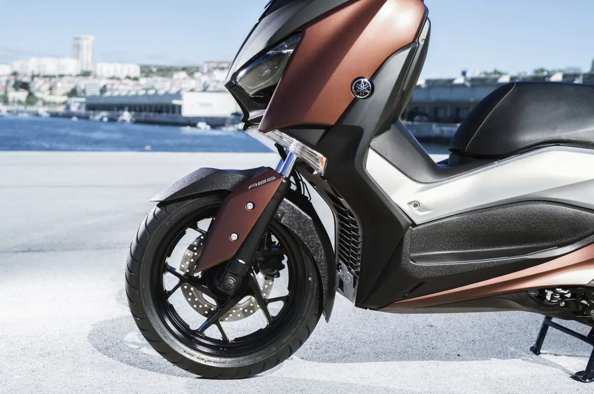 Yamaha XMAX 300 (34)